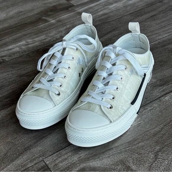 Dior Men’s White and Gray Sneakers - Picture 12 of 13